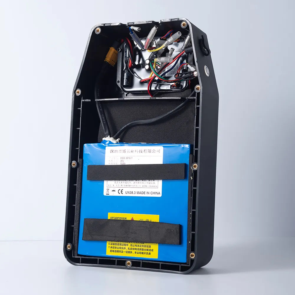 Internal view of the Verreal F1 Max showing the durable battery pack and ESC placement within the protective enclosure.