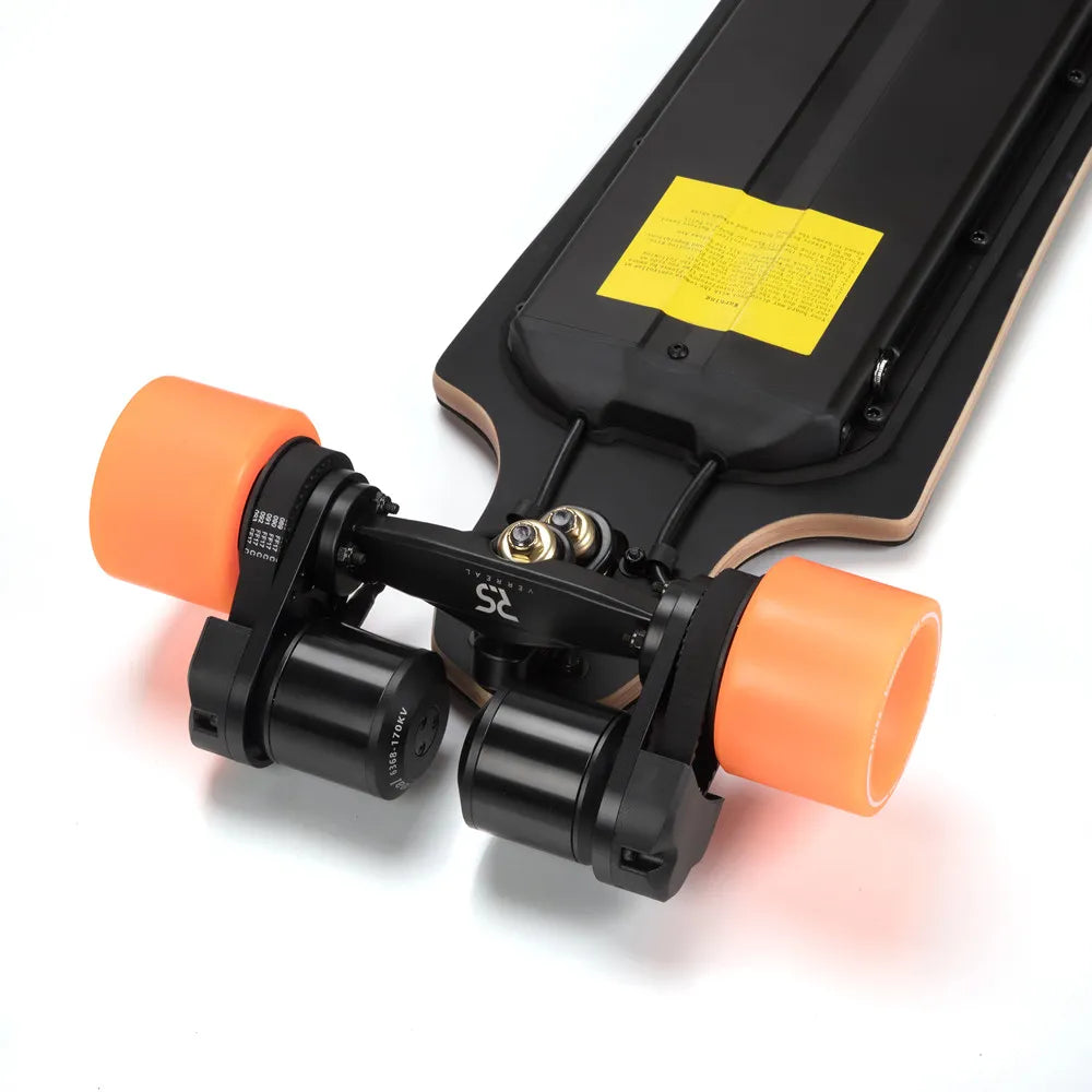 Dual motor rear truck of Verreal RS Pro long range electric skateboard equipped with 90mm PU wheels